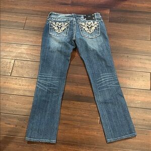 Miss Me Embroidered Rhinestone Jeans size 28